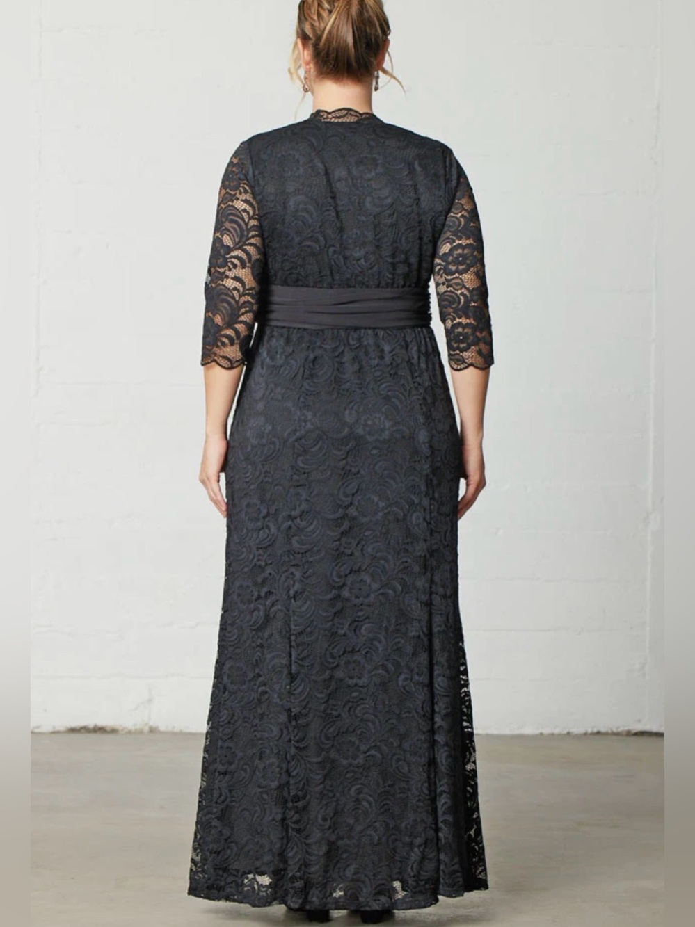NWT KIYONNA Screen Siren Lace Gown in Black 2x - Picture 3 of 15